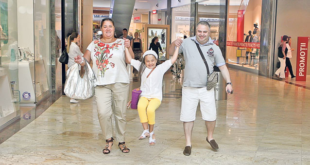 Meteorologii au anunţat caniculă în toată ţara până vineri | Cum te fereşti de soarele arzător