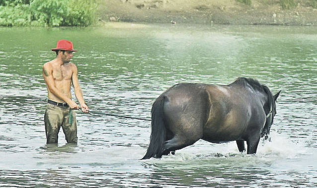 Canicula loveşte România! Vestul ţării fierbe!