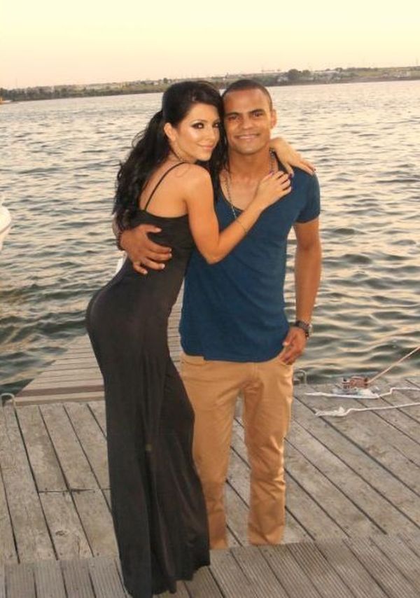 Celia şi Mohombi, surprinşi în ipostaze tandre pe plajă | FOTO EXCLUSIV