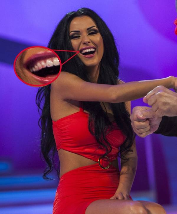 DANIELA CRUDU s-a făcut de râs la filmări! DETALIUL DIZGRAŢIOS din gura vedetei