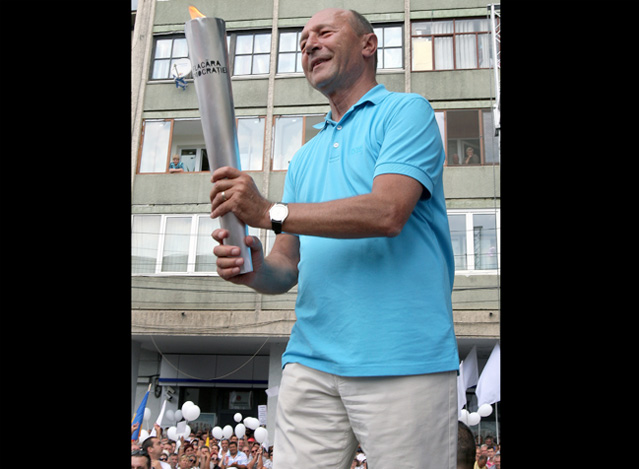 Flacăra democraţiei, gafa monumentală a lui Băsescu