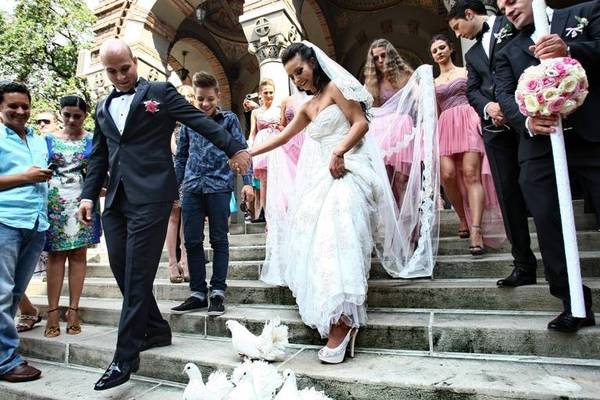 Care mireasă ţi-a plăcut mai mult? GIULA sau ELENA? | FOTO