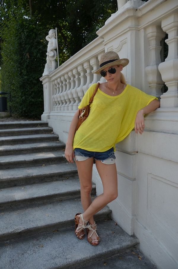 Vedeta din România care nu are pic de celulită. O recunoşti? PONT: Picioarele astea tonifiate au fost mângâiate de Smiley!