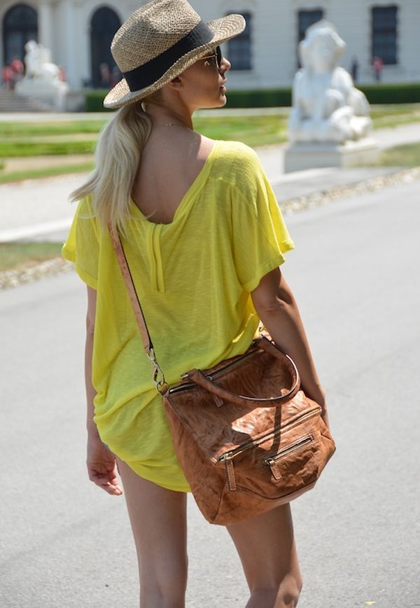 Laura Cosoi are picioarele perfecte