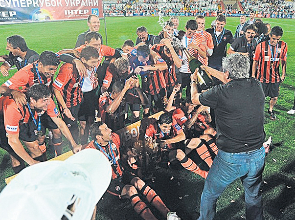Mircea Lucescu, antrenorul lui Şahtior, a câştigat şi Supercupa, după ce în acest sezon cucerise şi campionatul, şi Cupa Ucrainei