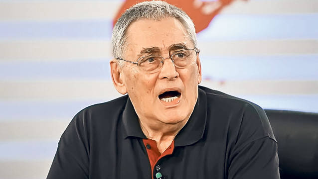 Mariana, fosta soţie a compozitorului, sare la gâtul actriţei Alexandra Velniciuc: «Stă pentru bani cu Moculescu!»