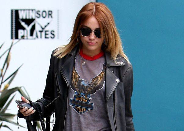 Miley Cyrus, noua blondă de la Hollywood. Îți place look-ul ei? | FOTO