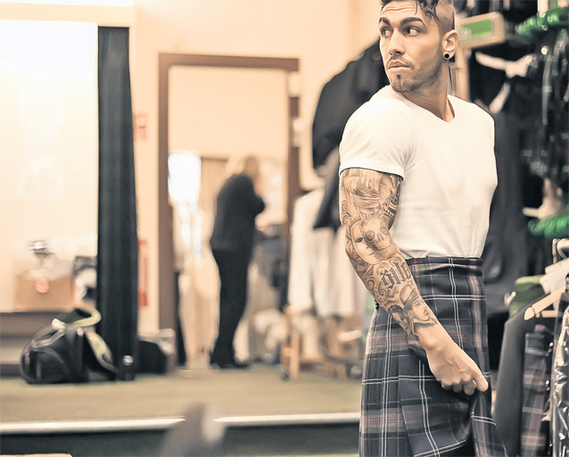 Cum A RENUNŢAT ALEX VELEA LA "BĂRBĂŢIE" pentru 40.000 de euro 