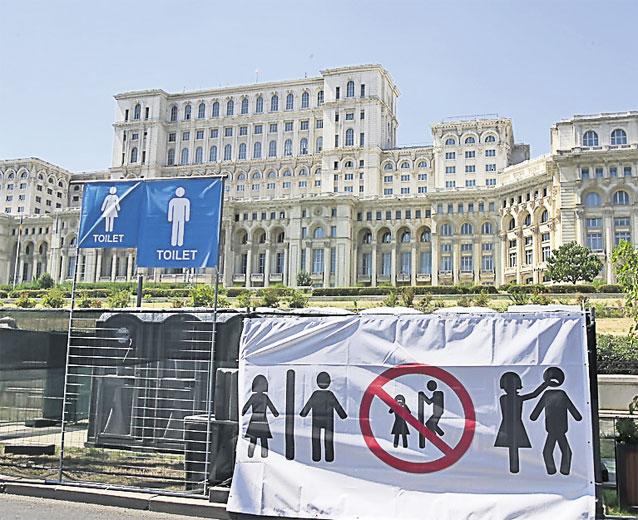 Ce cumințică se dă Lady Gaga!