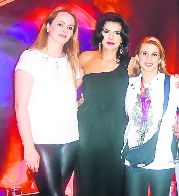 Delia Antal (dreapta), alături de Irina Nicolae şi de Alina Dumitru