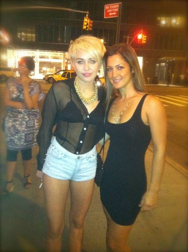 Miley Cyrus și Negin Djafari