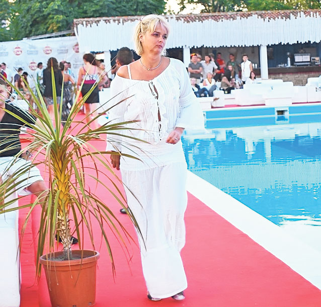 Fetelor, aţi vrut să-i luaţi minţile lui Michel Telo? Mii de oameni au venit să fredoneze «Ai se eu te pego» l Printre ei, zeci de «bunăciuni»