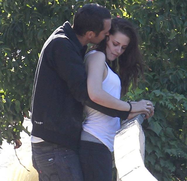 Kristen Stewart şi Rupert Sunders Kristen Stewart şi Rupert Sunders