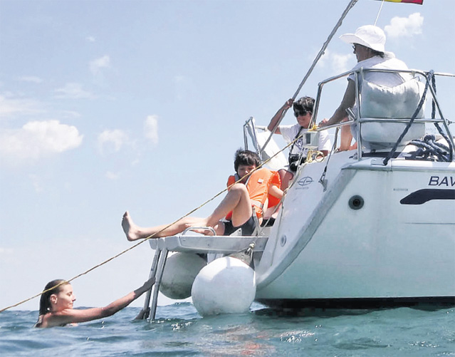 Vacanţă HORROR pentru familia Mândruţă. Lucian şi Ioana s-au luptat ore-n şir cu dezastrul. Unde erau închişi copiii în tot acest timp