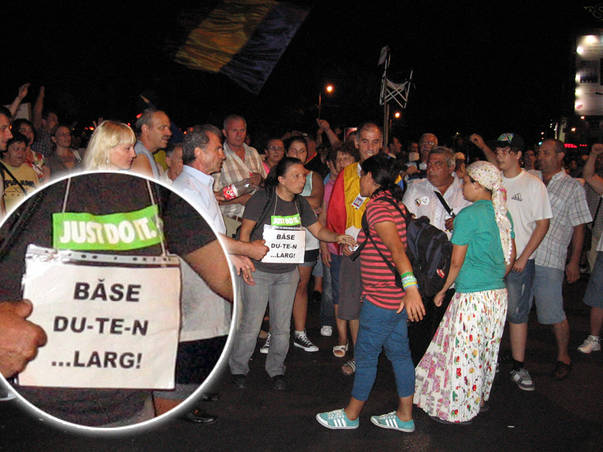 Băsescu se întoarce la Cotroceni, proteste la Universitate