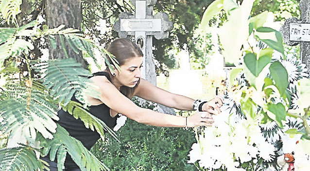 La doi ani de la incendiul de la Maternitatea Giuleşti, mamele care şi-au pierdut bebeluşii îşi strigă durerea: «Nimeni nu a plătit încă pentru moartea îngeraşilor noştri»