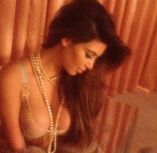 Kim Kardashian dezbrăcată Kim Kardashian dezbrăcată
