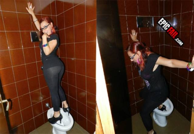 Piţipoanca pe WC Piţipoanca pe WC