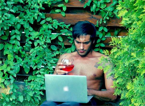 Radu Vâlcan, sexy pe Facebook