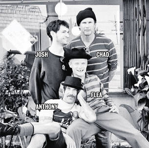 Red Hot Chili Peppers au provocat isterie în Centrul Vechi