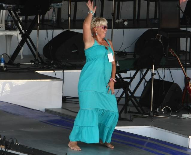 Ar vrea să uite aceste MOMENTE PENIBILE! Cele mai mari GAFE de pe scena Festivalului de la Mamaia | FOTO