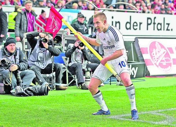 De bucurie, Holtby era să rupă fanionul de la colțul terenului