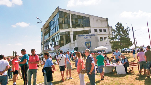 «La anul câştig eu!» | Calul lui Mihai Manea, cel mai bătrân driver din România, a terminat pe doi derby-ul de trap de Ploieşti