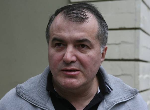 10 VEDETE care au INTRAT în POLITICĂ