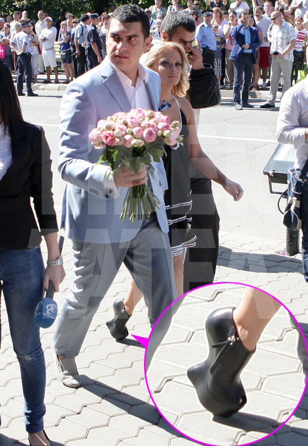 Vedetele de la noi O IMITĂ PE LADY GAGA! Uite CINE ÎI CALCĂ PE URME | FOTO