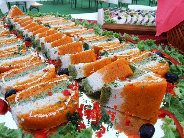 Loredana și Smiley, răsfățați cu icre de știucă la Media Music Awards | FOTO