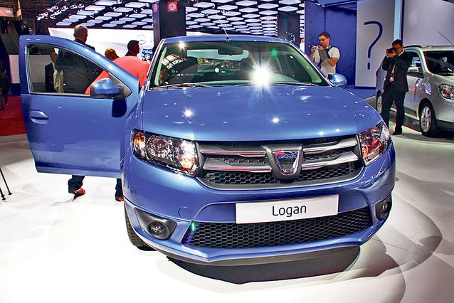 În sfârşit, avem Dacii elegante! Uzina de la Mioveni şi-a prezentat ieri, la Paris, ultimele modele de maşini: Logan, Sandero şi Stepway | FOTO