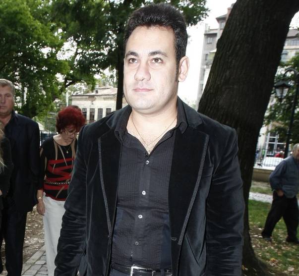 10 VEDETE care au INTRAT în POLITICĂ