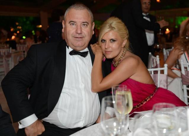 Elena Udrea, MOMENTE DE TANDREŢE CU SOŢUL EI, la nunta Elenei Băsescu! Uite ce fotografii a făcut publice | FOTO