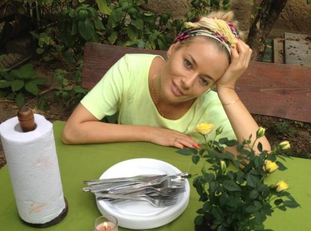 Laura Cosoi, NEMACHIATĂ! Ce părere ai despre look-ul ei? | FOTO