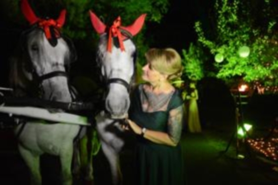 Maria Băsescu, AŞA CUM NU AI MAI VĂZUT-O NICIODATĂ! Uite ce a făcut la nunta fiicei ei | FOTO