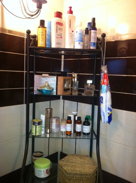 Ioana Ginghină, DEPENDENTĂ de produsele de înfrumusețare. Uite ce are în baie! FOTO