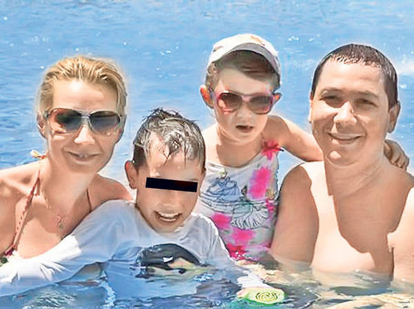 VICTOR PONTA, la 40 de ani. Viaţa premierului, în IMAGINI INEDITE