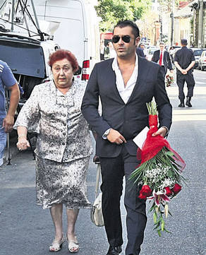 A avut rochie de prinţesă | Iat-o pe Elena Băsescu, «prima mireasă a ţării», înainte de cununia religioasă cu Bogdan Ionescu