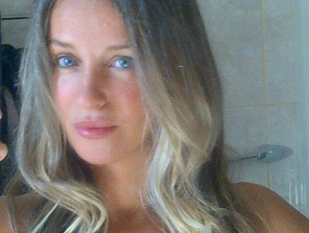 DE NERECUNOSCUT! Uite cum arată VEDETELE noastre FĂRĂ MACHIAJ! Voteaz-o pe CEA MAI FRUMOASĂ! | FOTO