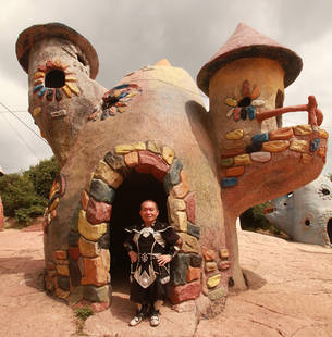 Chinezii i-au adunat pe toți cei care suferă de nanism din țară și i-au mutat într-un sătuc cu destinație turistică