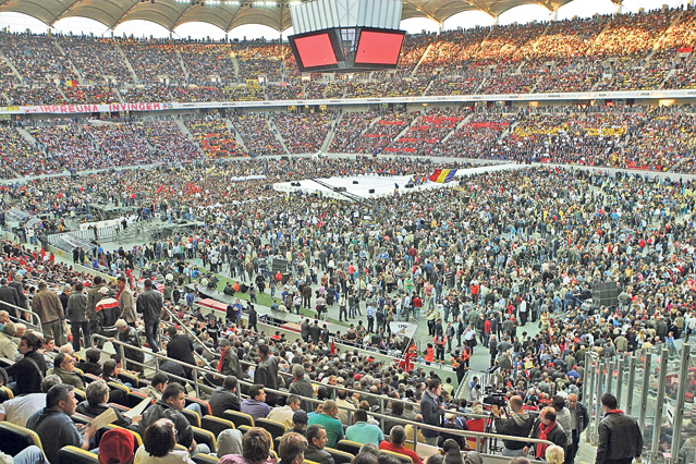 Pedeliştii au ocupat Palatul... iar useliştii, Arena Naţională