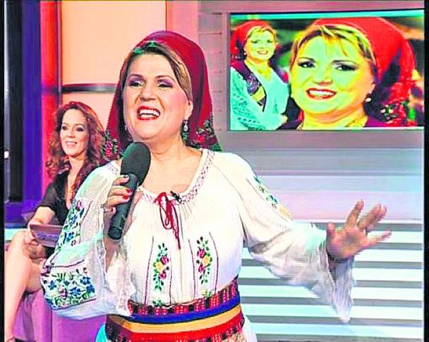 Nicoleta Voica a dat tonul implanturilor în rândul interpretelor de muzică populară