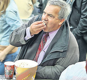 Pedeliştii au ocupat Palatul... iar useliştii, Arena Naţională