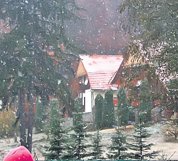 Şoferii au luat cu asalt service-urile ca să-şi echipeze maşinile de iarnă. Sunt liste de aşteptare ca să-ţi încalţi maşina