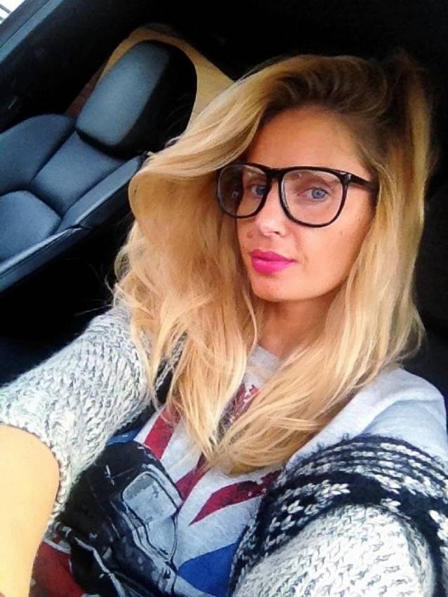 Andreea Bănică ȘI-A ȘOCAT FANII FĂRĂ MACHIAJ: ”Vaai, urâtă ești! Sperii lumea”, ”Parcă ai 50 de ani” Vezi ce le-a răspuns artista!