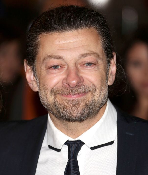 Ştii cum arată în realitate cel care i-a dat viaţă lui GOLLUM din STĂPÂNUL INELELOR? Vei fi UIMIT!