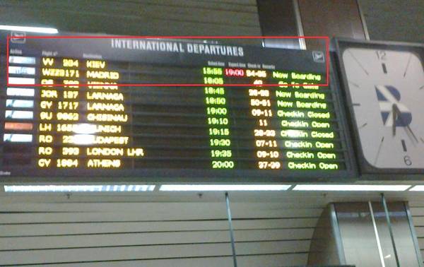 Amenințare cu BOMBĂ la BORDUL unui AVION ce urma să DECOLEZE de pe OTOPENI