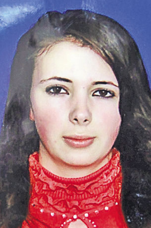 Fata lovită de un autoturism al Ambasadei Rusiei n-a apucat să se bucure de pachetul de la mama sa | E încă la terapie intensivă