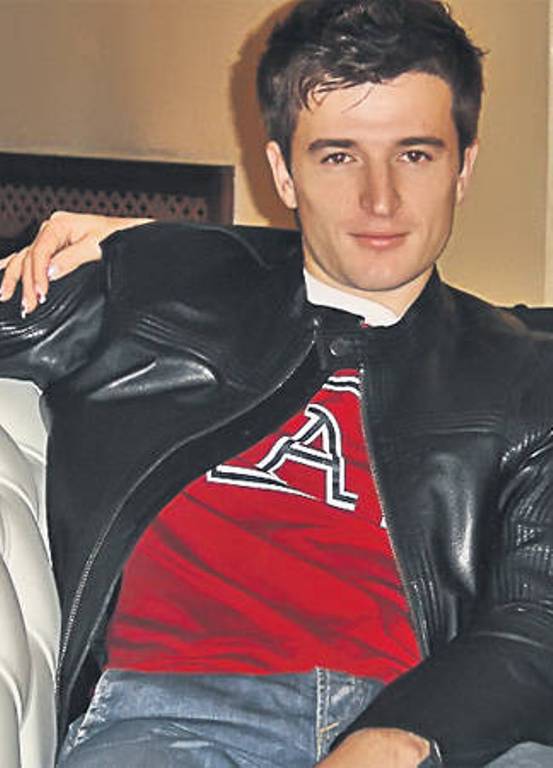 Un îndrăgit cântăreț de la noi va deveni tătic pentru a doua oară