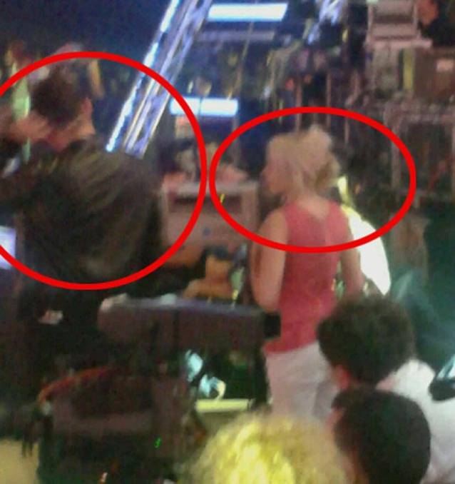 Smiley a stat preț de câteva minute cu Laura Cosoi